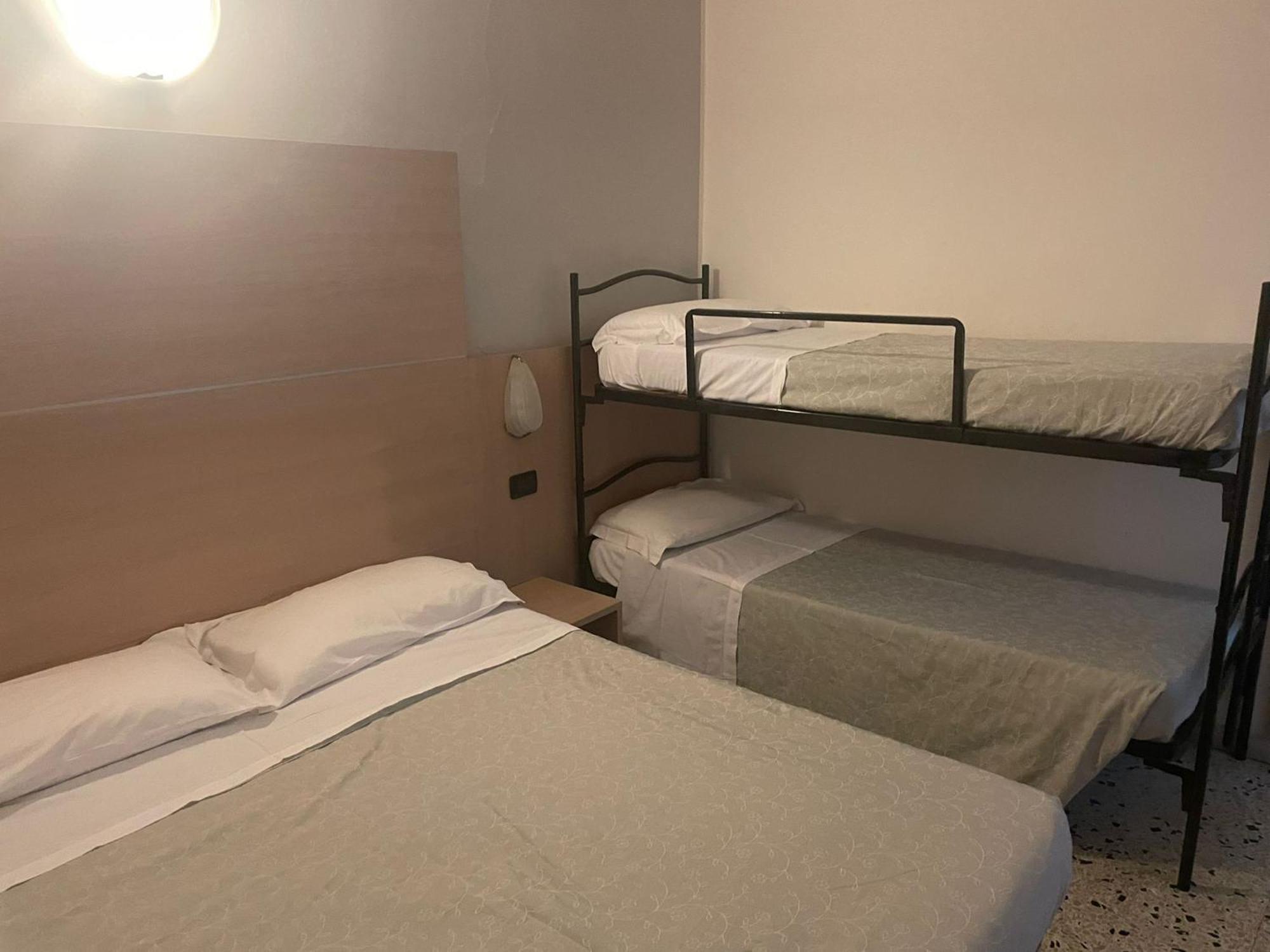 Hotel Veliero Ріміні Екстер'єр фото