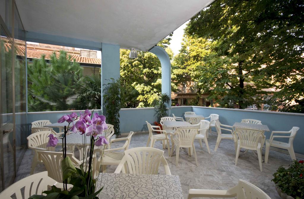 Hotel Veliero Ріміні Екстер'єр фото