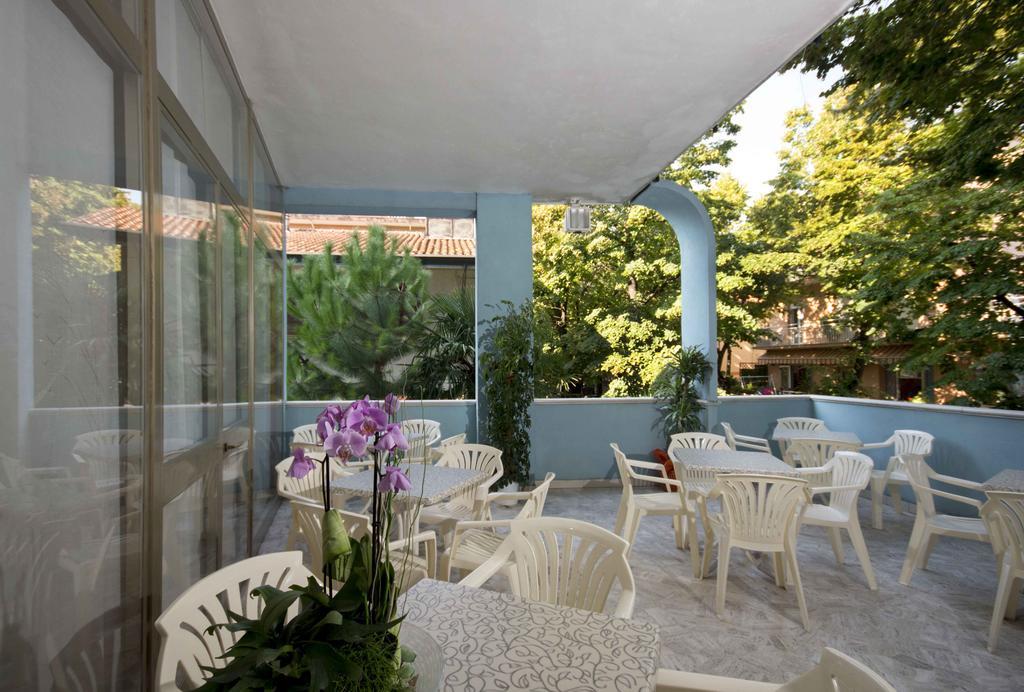 Hotel Veliero Ріміні Екстер'єр фото